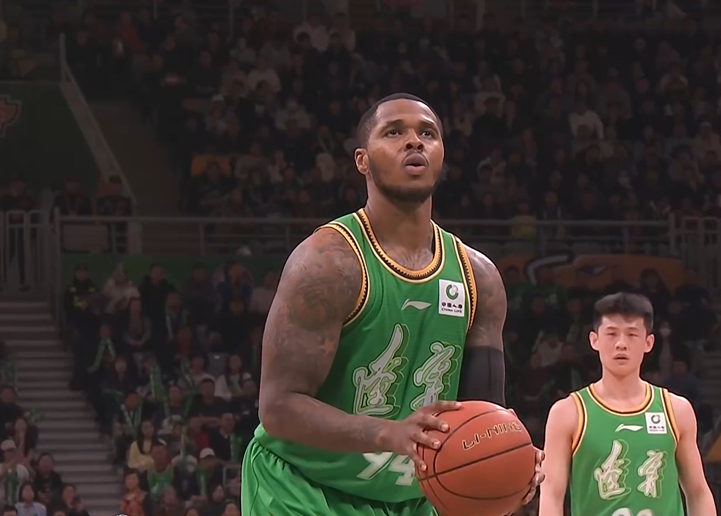 三亿体育官方网站-重磅引援得0分1板，辽宁队丢了西瓜捡了芝麻！球迷：快点送走